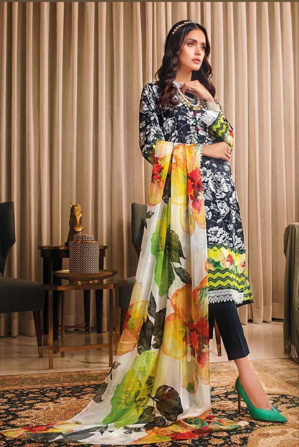 Gul Ahmed 3PC Tissue Silk Dupatta With Unstitched Lawn Suit