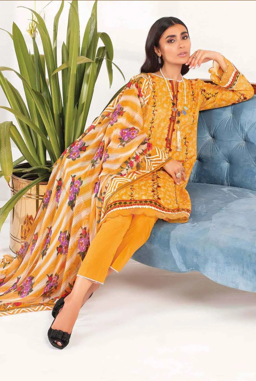 Gul Ahmed 3PC Lawn Unstitched Digital Printed Suit With Schiffli Embroidered Chiffon Dupatta