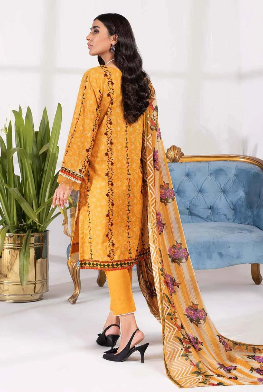 Gul Ahmed 3PC Lawn Unstitched Digital Printed Suit With Schiffli Embroidered Chiffon Dupatta