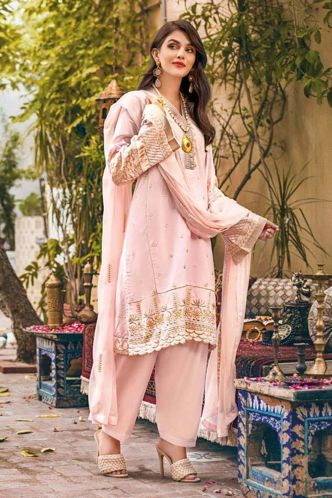 Gul Ahmed 3PC Luxury Lawn Unstitched Suit With Embroidered Chiffon Dupatta