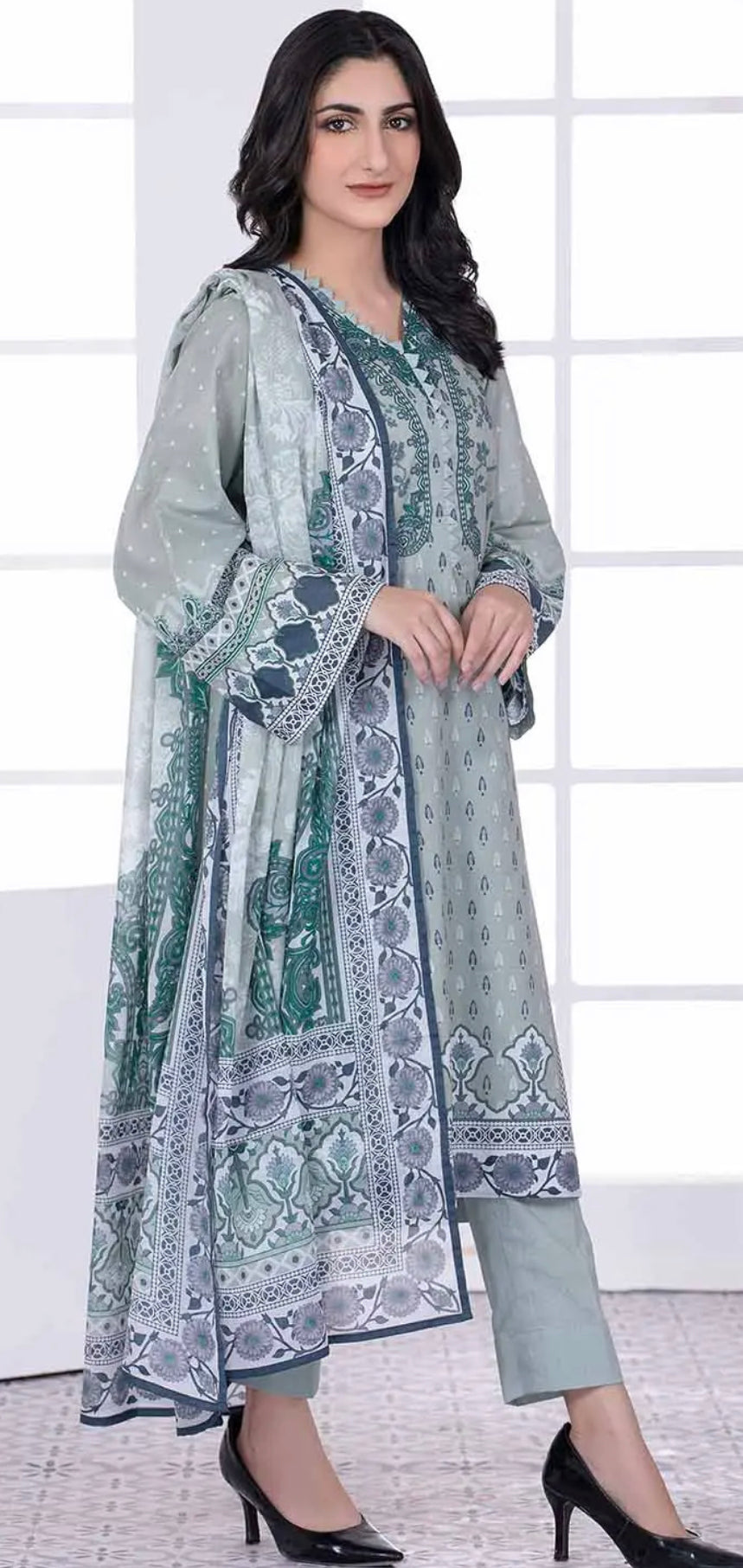 Gul Ahmed 3PC Unstitched Printed Lawn Suit CLP-22048 B